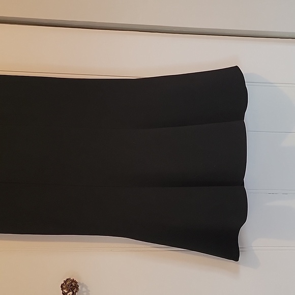 Black dress Le Château - Picture 2 of 6